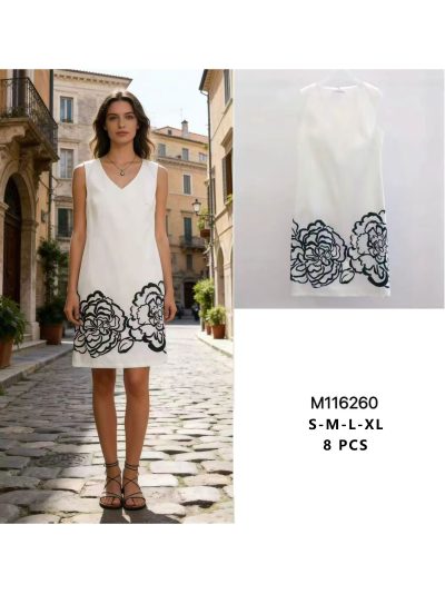 Vestido blanco motivo floral en contraste 2