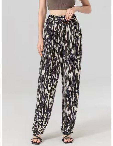 Pantalón estampado cinturón