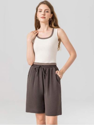 Top sin mangas ribete en contraste