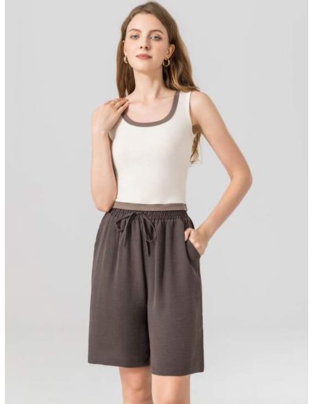 Top sin mangas ribete en contraste