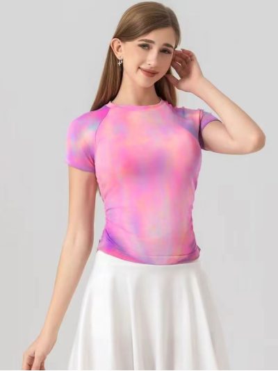 Camiseta esportiva tie-dye de manga curta