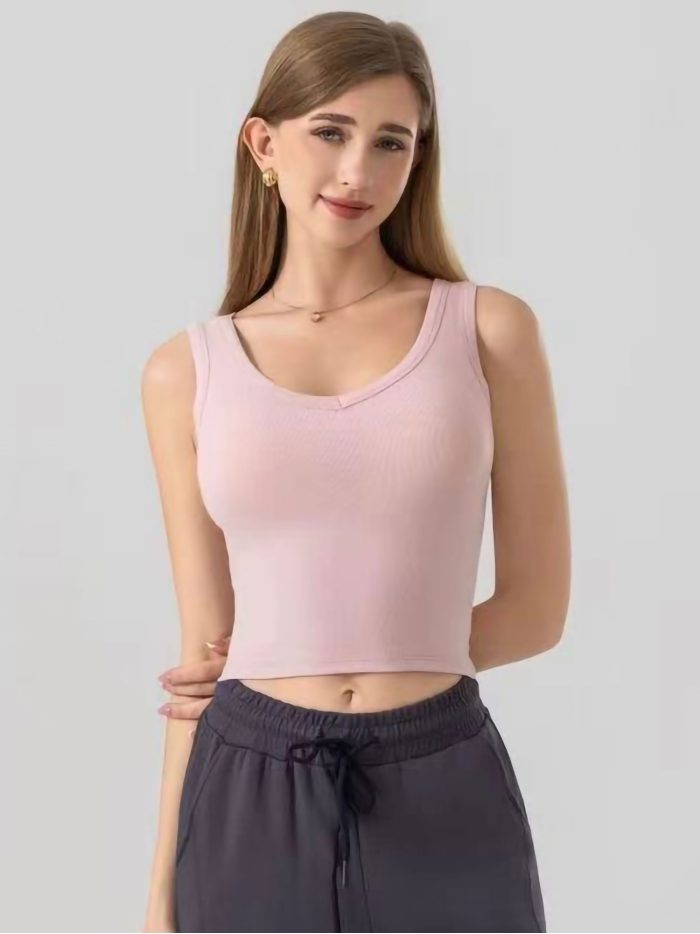 Geripptes Oberteil mit V-Ausschnitt