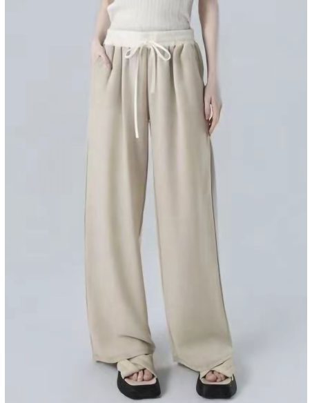 Gerade Hose mit elastischem Bund und Kordelzug