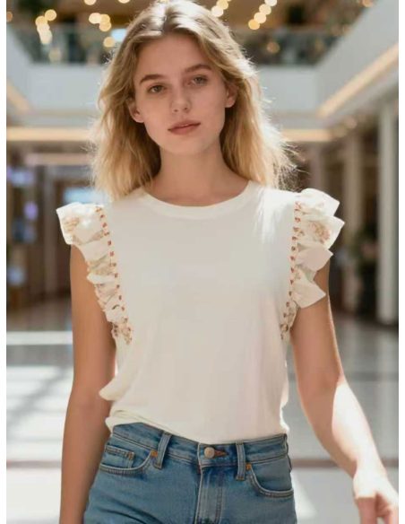 Camiseta floral com mangas franzidas