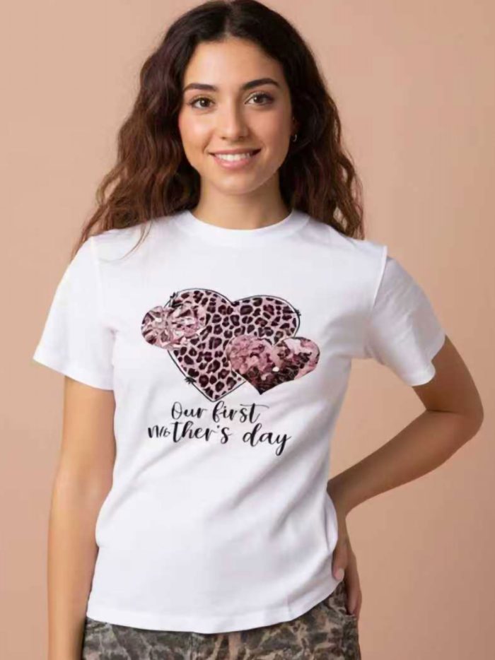 Camiseta Our first mothers day corazones