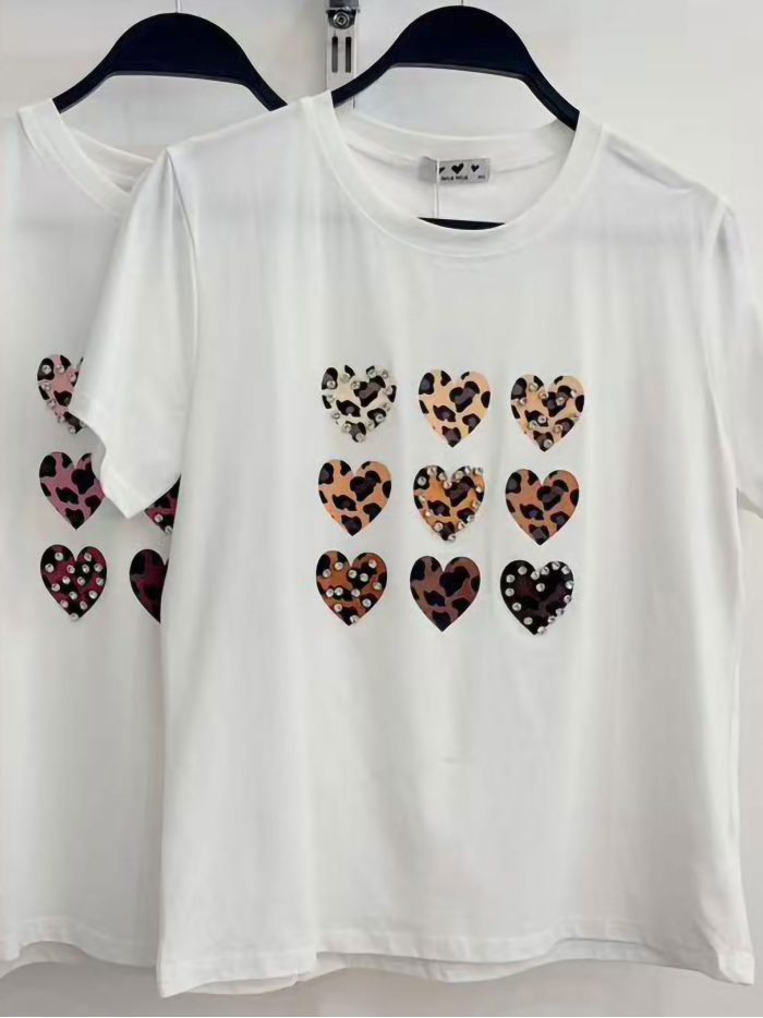 Camiseta corazones animal print