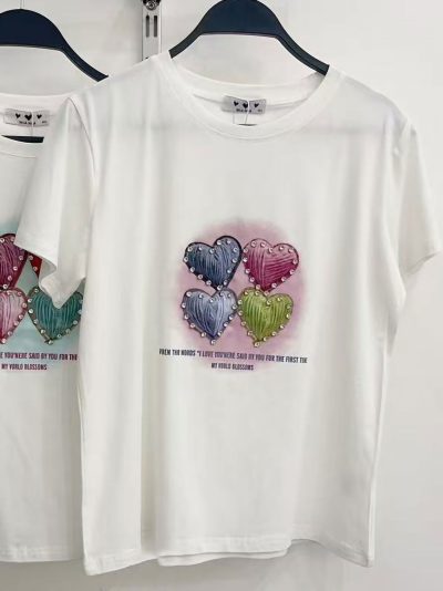 Camiseta cuatro corazones pedrería