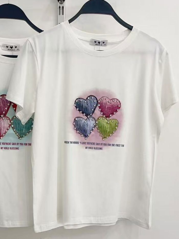 Camiseta cuatro corazones pedrería