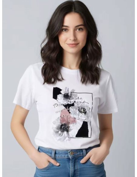 Camiseta collage floral