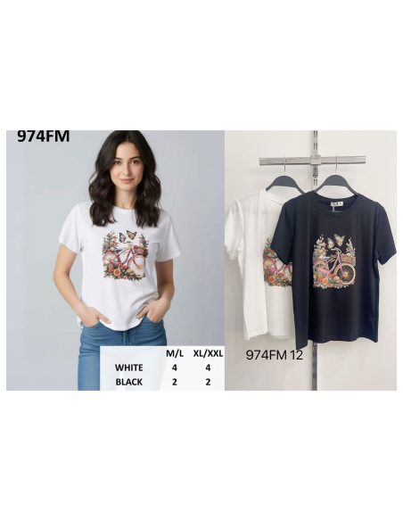 Camiseta estampada com bicicleta e flores.