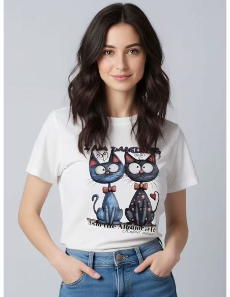 Ich stelle mir ein Katzen-T-Shirt vor.