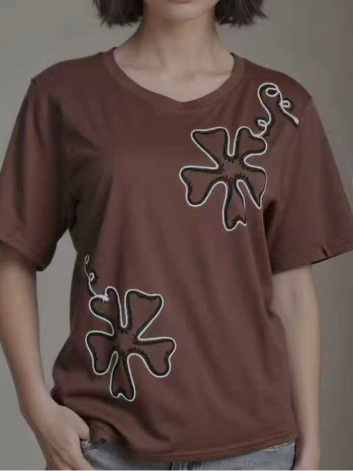 Floral embroidered t-shirt