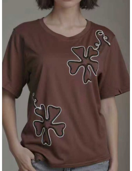 Floral embroidered t-shirt