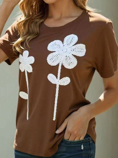 Camiseta aplicación floral en relieve