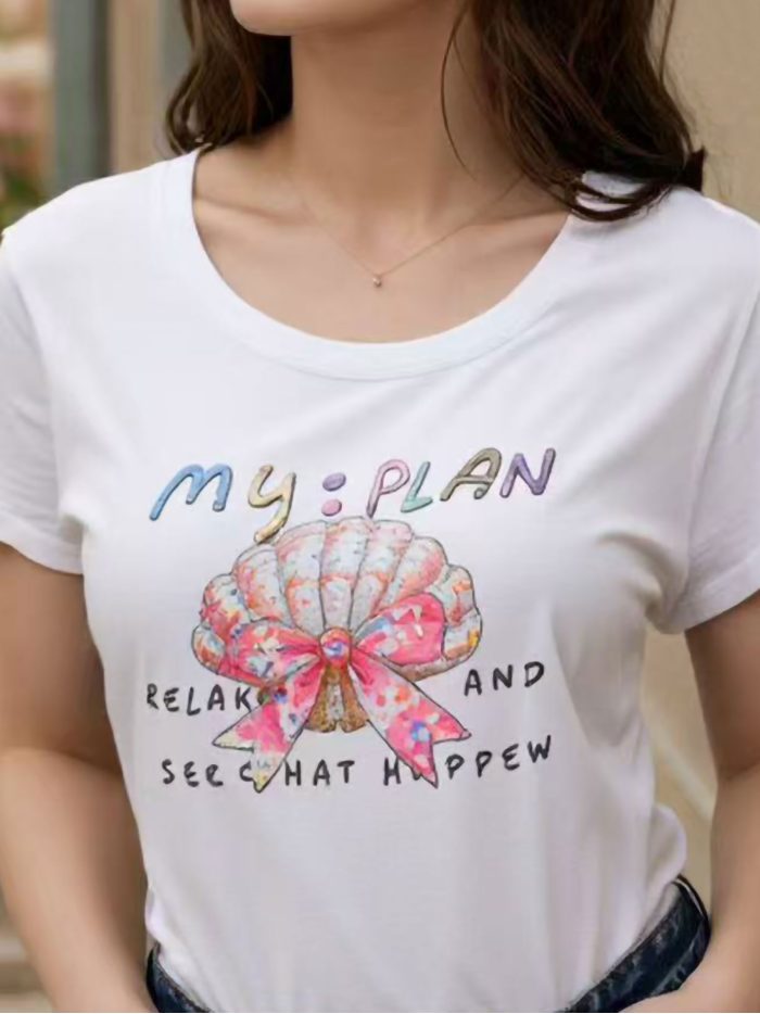 T-shirt con stampa a conchiglia e fiocco