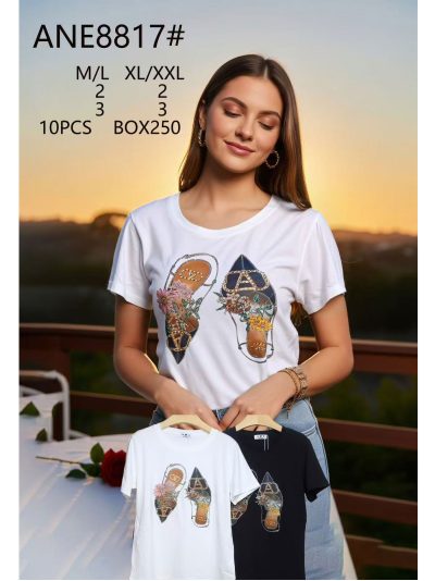 Camiseta estampada de sandalias y flores 2