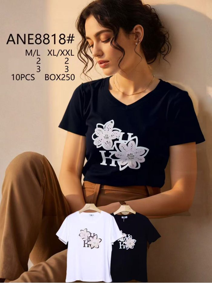 T-Shirt mit Blumenapplikationen und Schriftzug