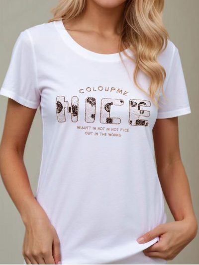 Schönes Strass-T-Shirt