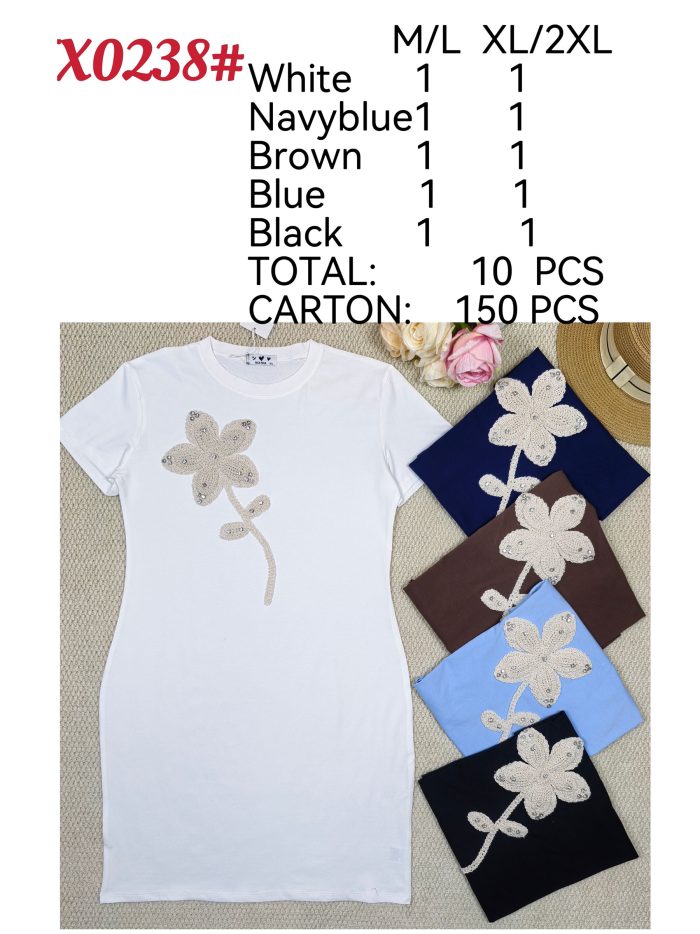 Abito ricamato con fiori e strass