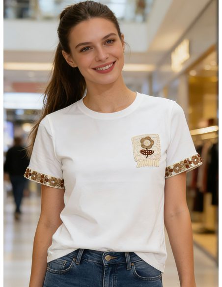 T-shirt bohème à poche et bordure brodée