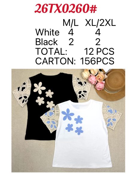 Maglietta con maniche a uncinetto e fiori