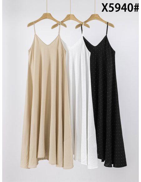 Maxikleid in Leinenoptik mit Trägern und Strasssteinen