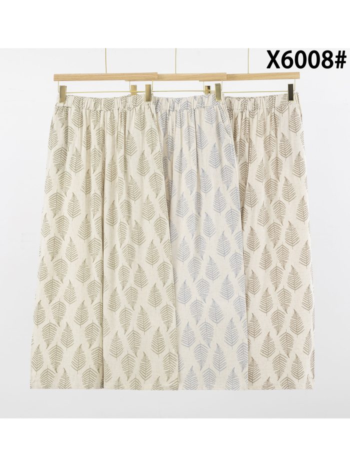 Pantalón efecto lino estampado hojas