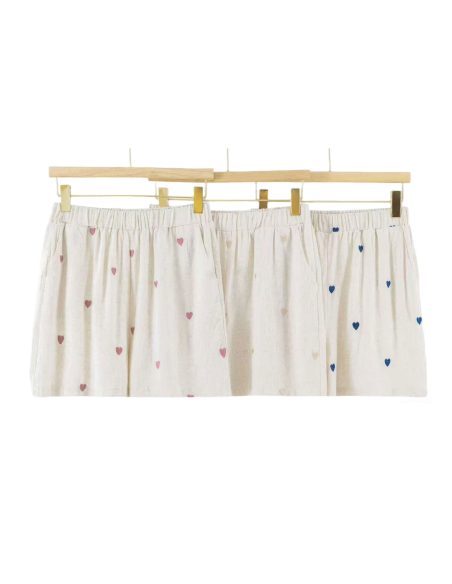 Shorts in Leinenoptik mit gestickten Herzen