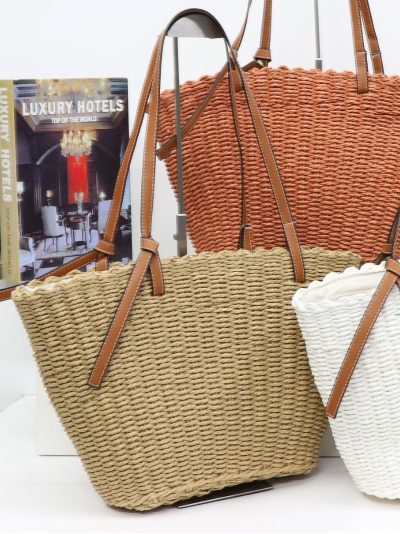Bolso tote compacto de rafia con asas efecto piel