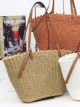 Bolso tote compacto de rafia con asas efecto piel