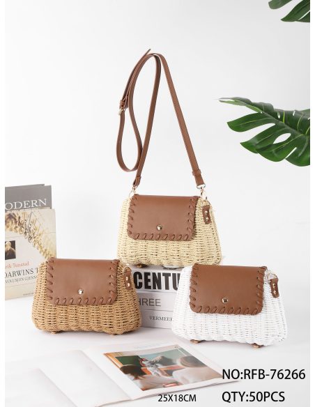 Bolso bandolera de rafia con solapa efecto piel