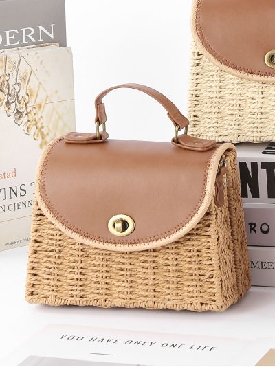 Bolso de mano de rafia con solapa efecto piel redondeada