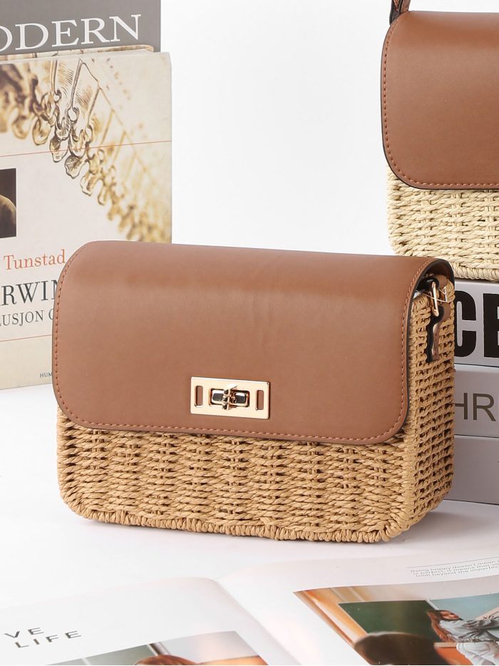Bolso bandolera de rafia con cierre giratorio