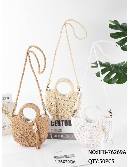 Bolso de mano media luna rafia con  borla