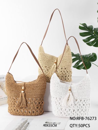 Bolso hobo de rafia con borlas 2