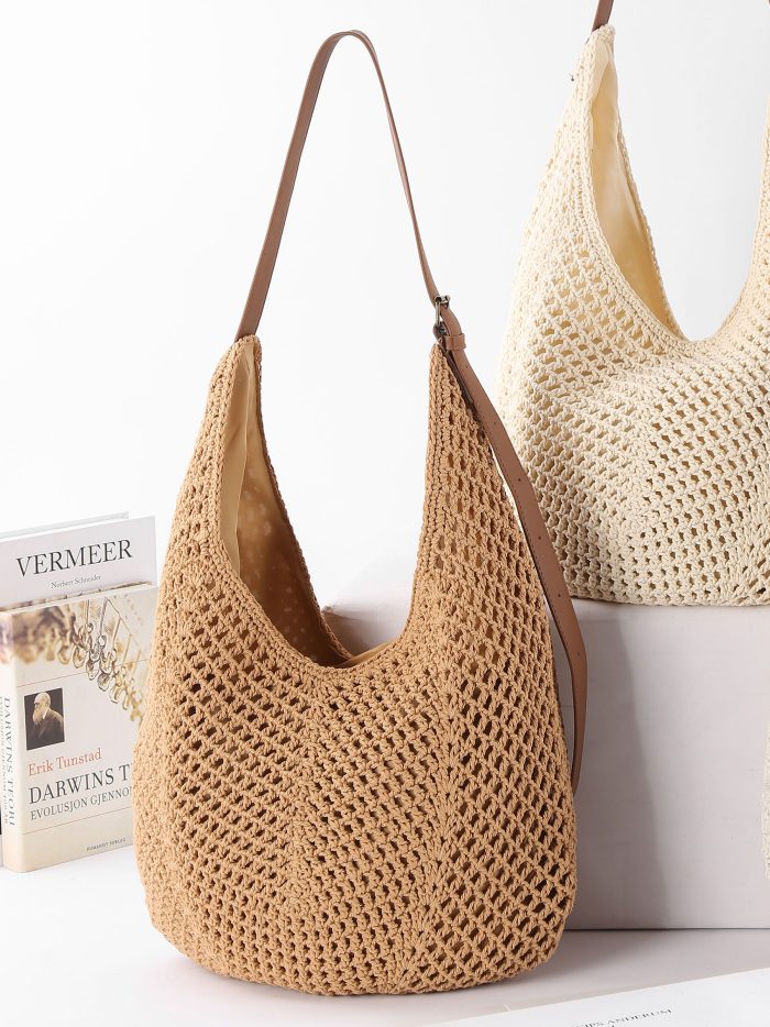 Grande borsa hobo traforata all'uncinetto con manici in similpelle