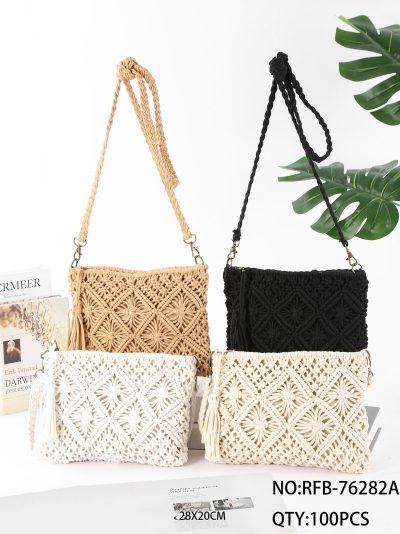 Bolso bandolera macramé geométrico con borla 2