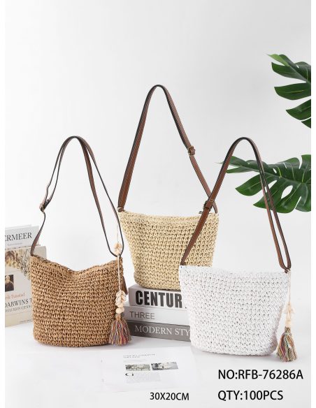 Bolso bandolera de rafia con borla