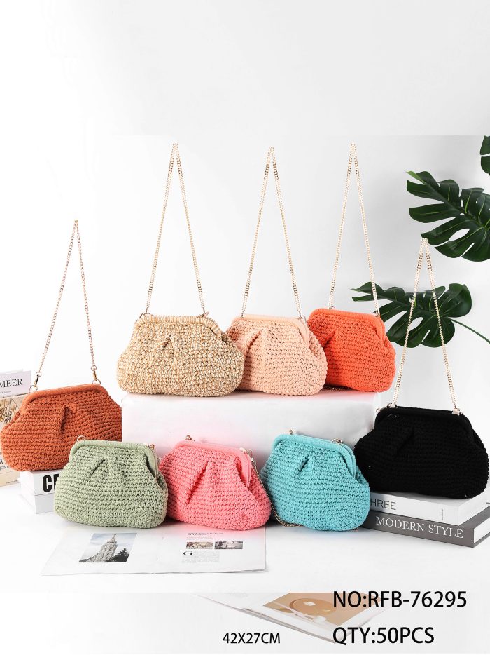 Pochette in rafia con catena