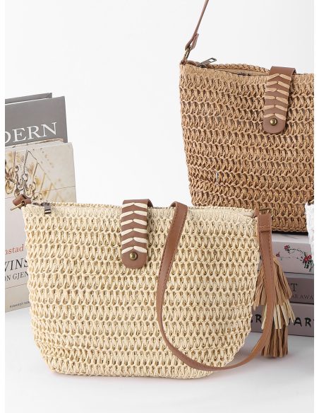 Bolso bandolera de rafia con borla y pespuntes