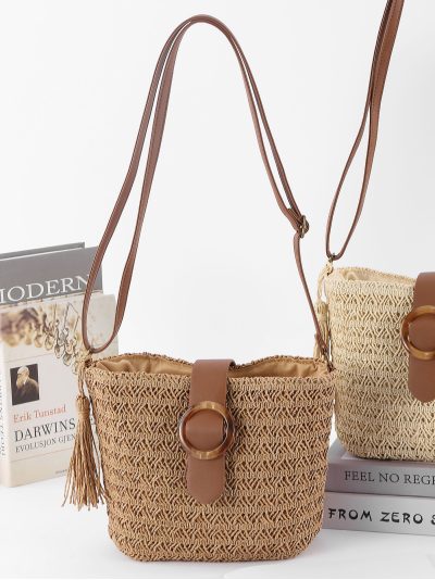 Bolso bandolera de rafia con cierre de aro