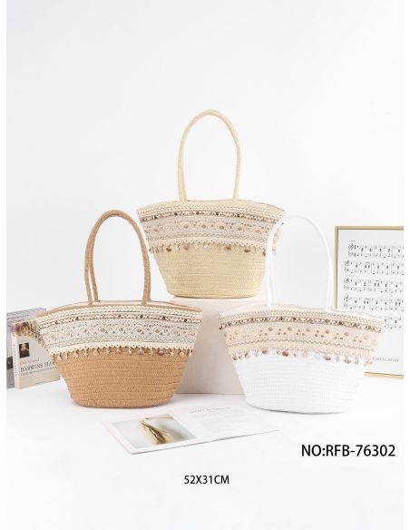 Bolso capazo grande de rafia con encaje y conchas