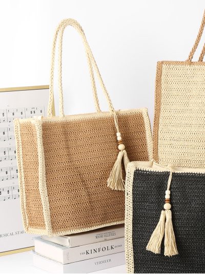 Bolso shopper contraste de rafia con borla