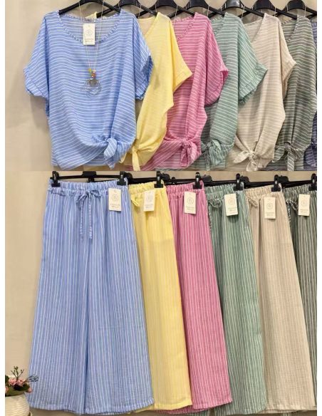 Completo a righe: camicetta e pantaloni annodati