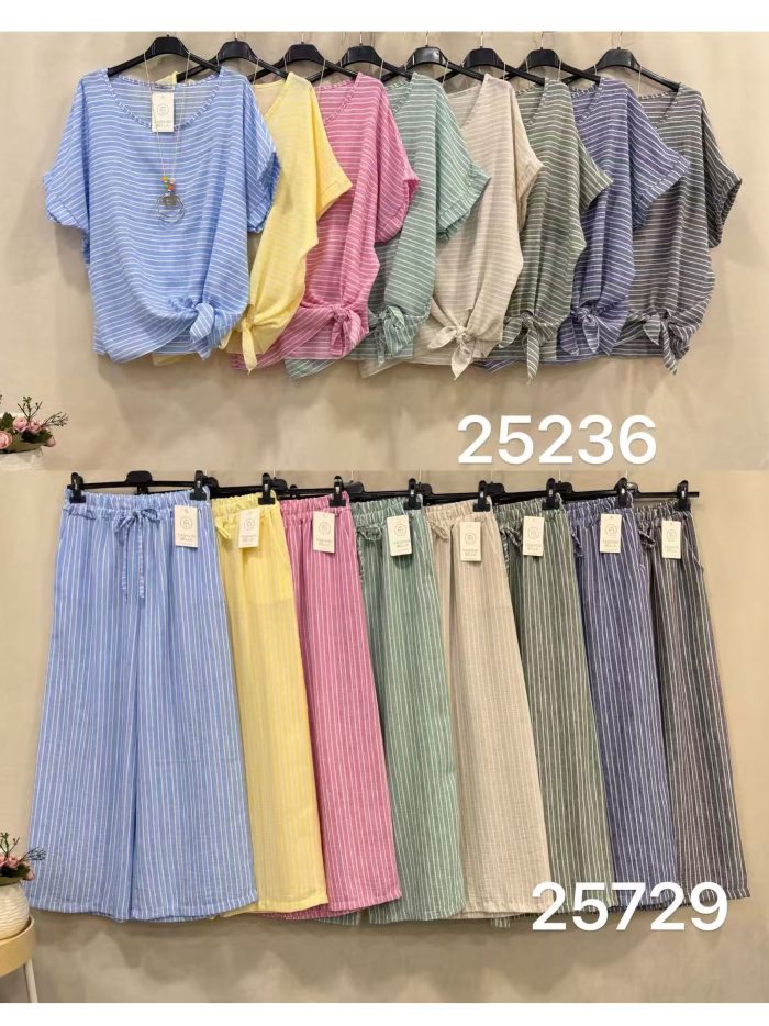 Completo a righe: camicetta e pantaloni annodati