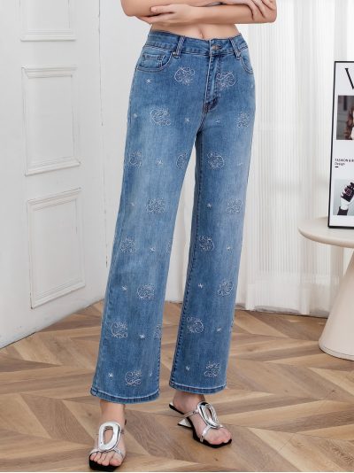 Jeans rectos bordado floral