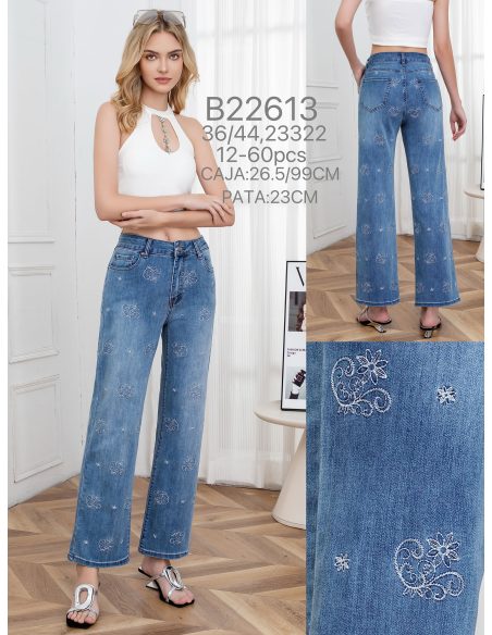 Jeans rectos bordado floral