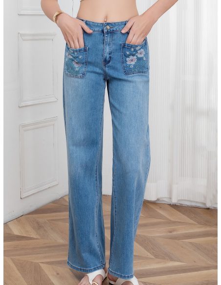 Jeans wide leg con bolsillos bordados