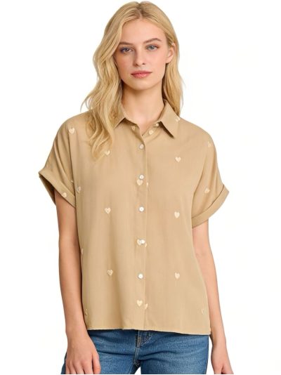 Camisa bordada mini corazones