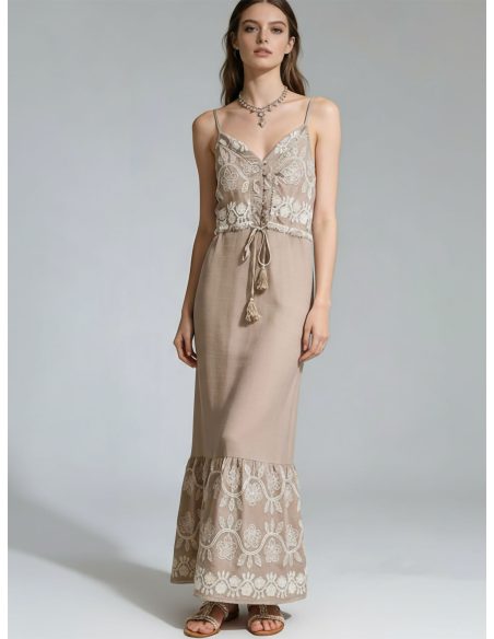Vestido largo efecto lino bordado y cintura ajustable con borlas